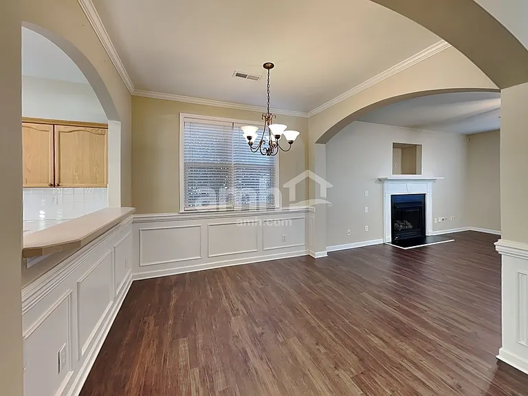 7610 Rolling Meadows Ln — Photo 4