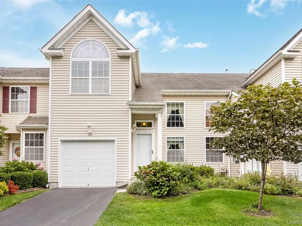 218 Kettles Lane, Medford, NY 11763