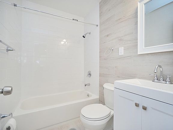 5th image of 15321 78th St APT B