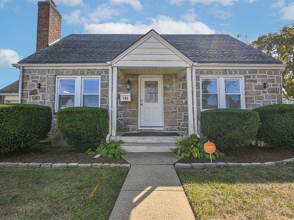 1st image of 784 Henry Street