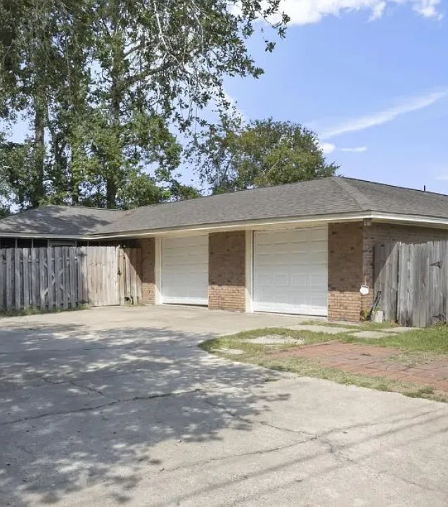 1st image of 744 Parkwood Dr #A