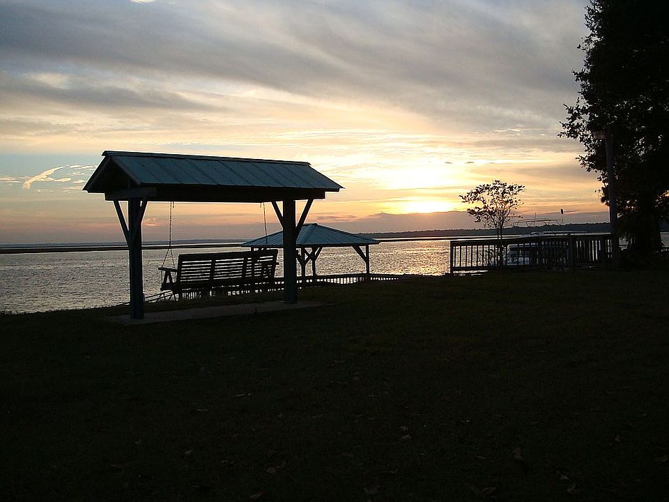 2nd image of 95201 Nassau River Rd