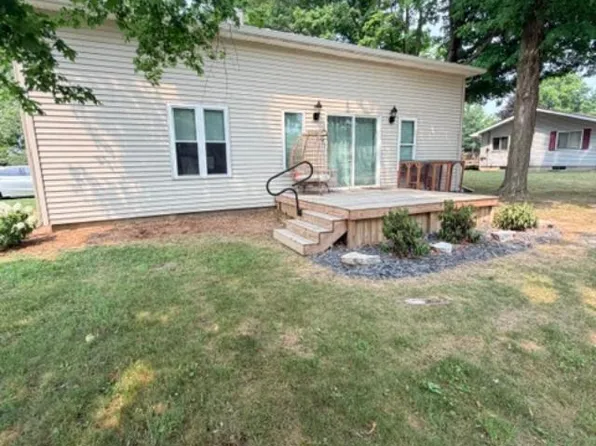 159 E Oak St NE, Sand Lake, MI 49343