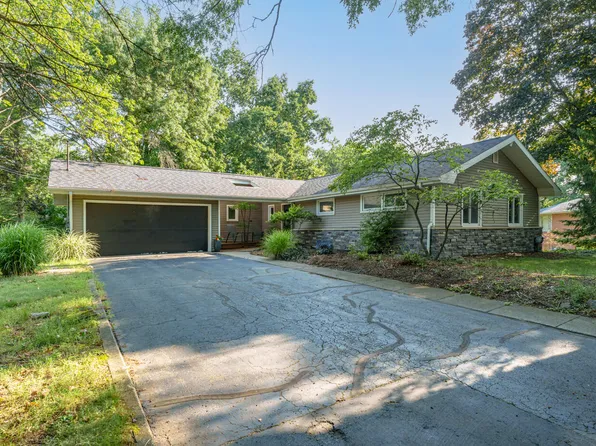 3214 Magnolia Cir, Kalamazoo, MI 49008