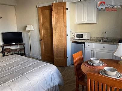 4th image of 1028 E Juneau Ave #616-616-61