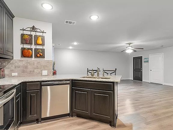 5th image of 6804 Topaz Dr