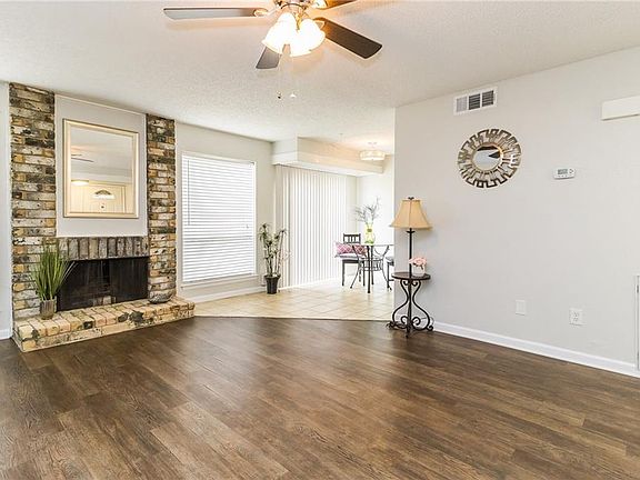4th image of 3106 E Park Dr