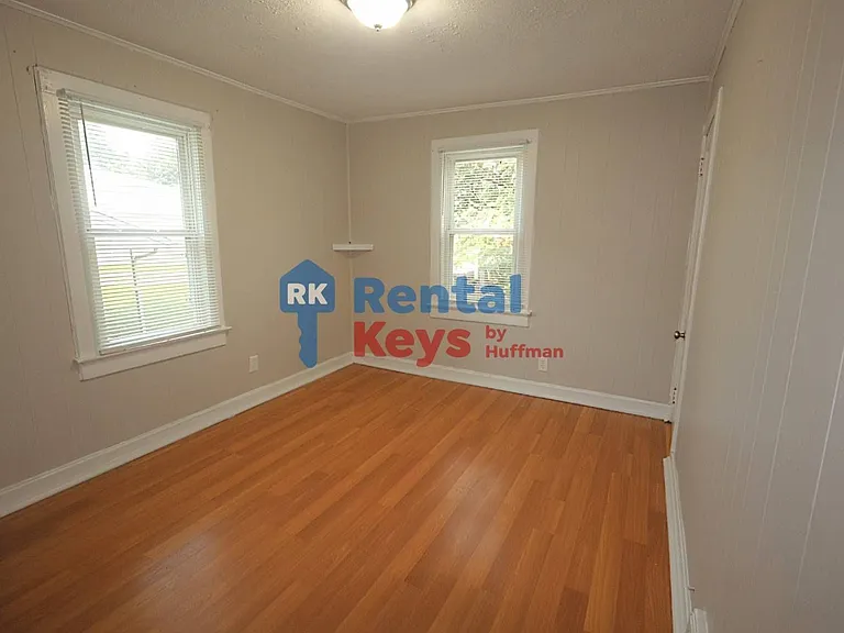112 N Woods Ave — Photo 9