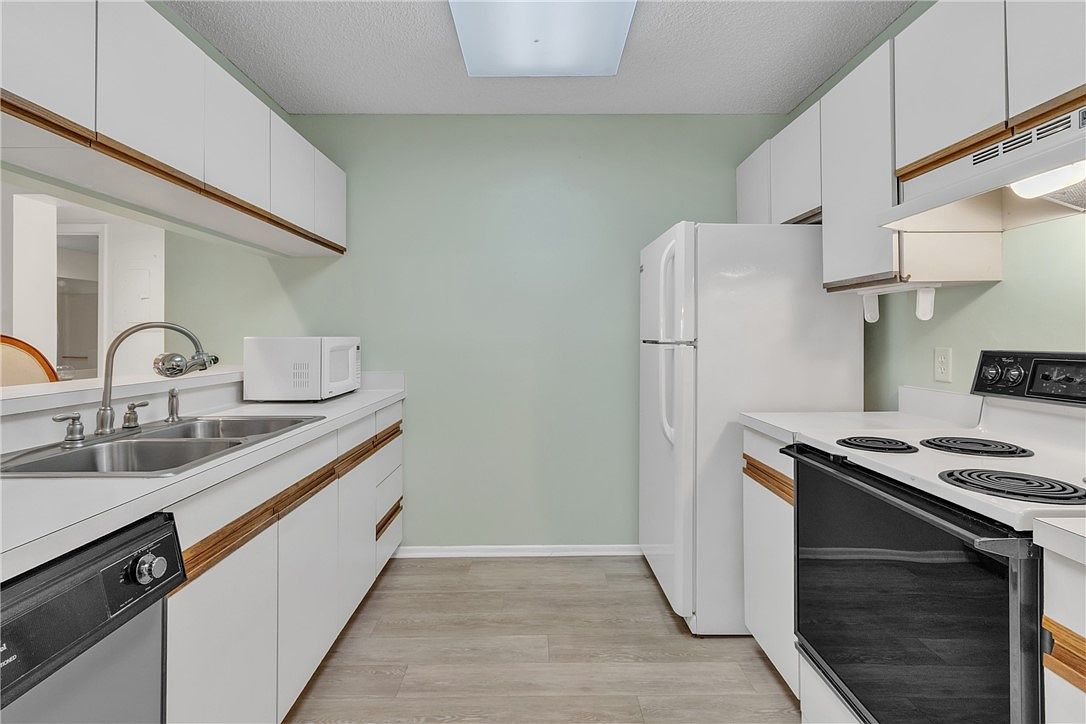 3 Plantation Dr APT 103