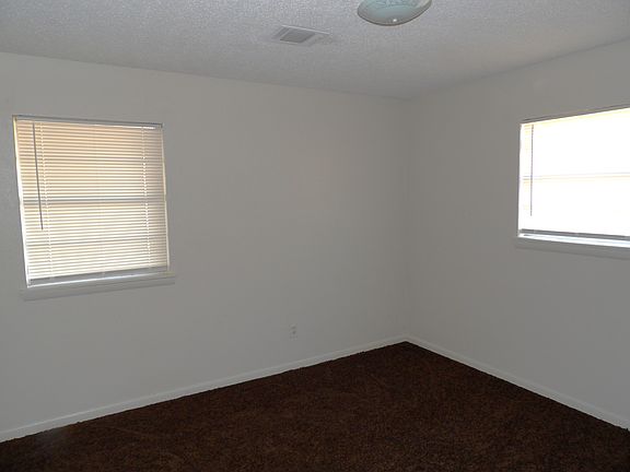 5th image of 3210 NE Cimarron Trl