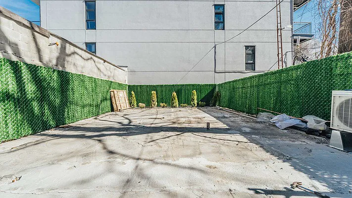 Rented by Nooklyn NYC LLC | media 9