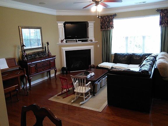 4th image of 5 Kelsey Glen Ln