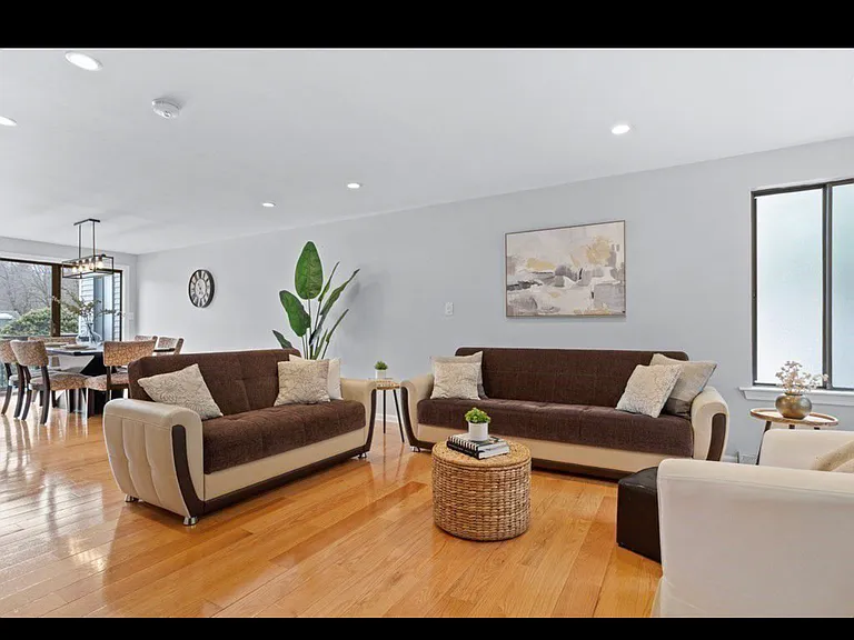 113 Brigham St #4D — Photo 5