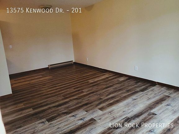 3rd image of 13575 Kenwood Dr #201