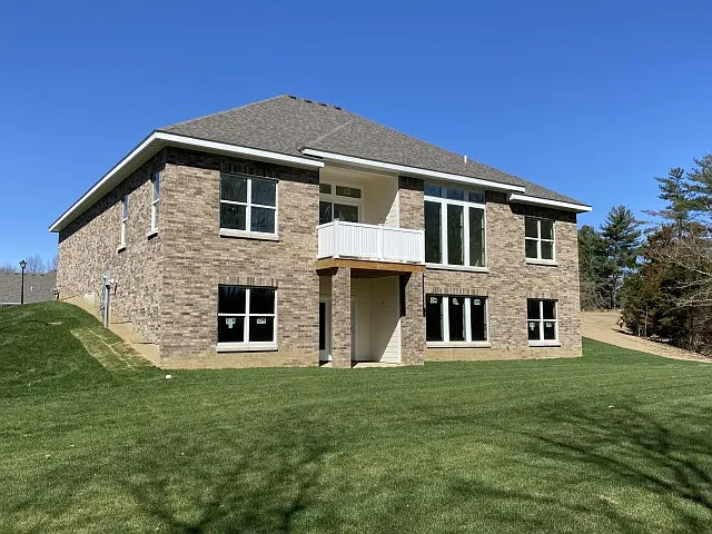 Villa Home - Three Bedroom Two Bath with Walk-Out Basement Villa Home - Three Bedroom Two Bath with Walk-Out Basement