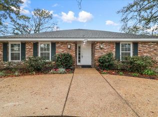 8708 Steamboat Ln, River Ridge, LA 70123