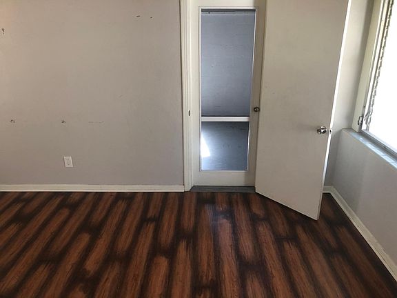 Dining Room - door to garage