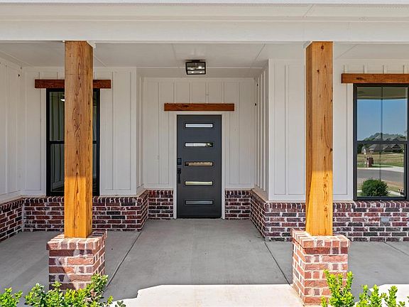 4th image of 2921 Spring Meadows Rd