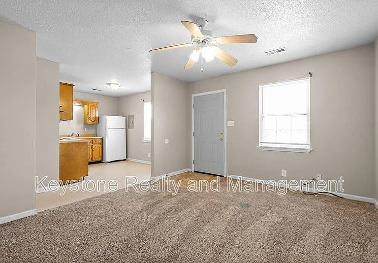 1375 Thompsonville Ln #49 — Photo 4