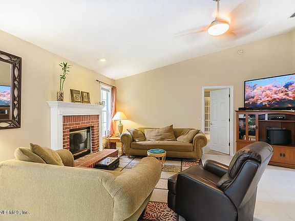 5th image of 3179 Sweetwater Oaks Dr N