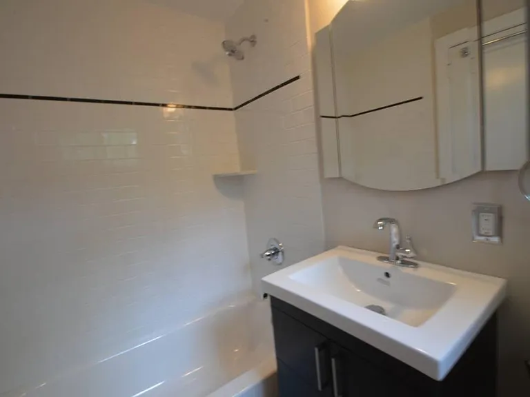 3252 Martha Custis Dr — Photo 2