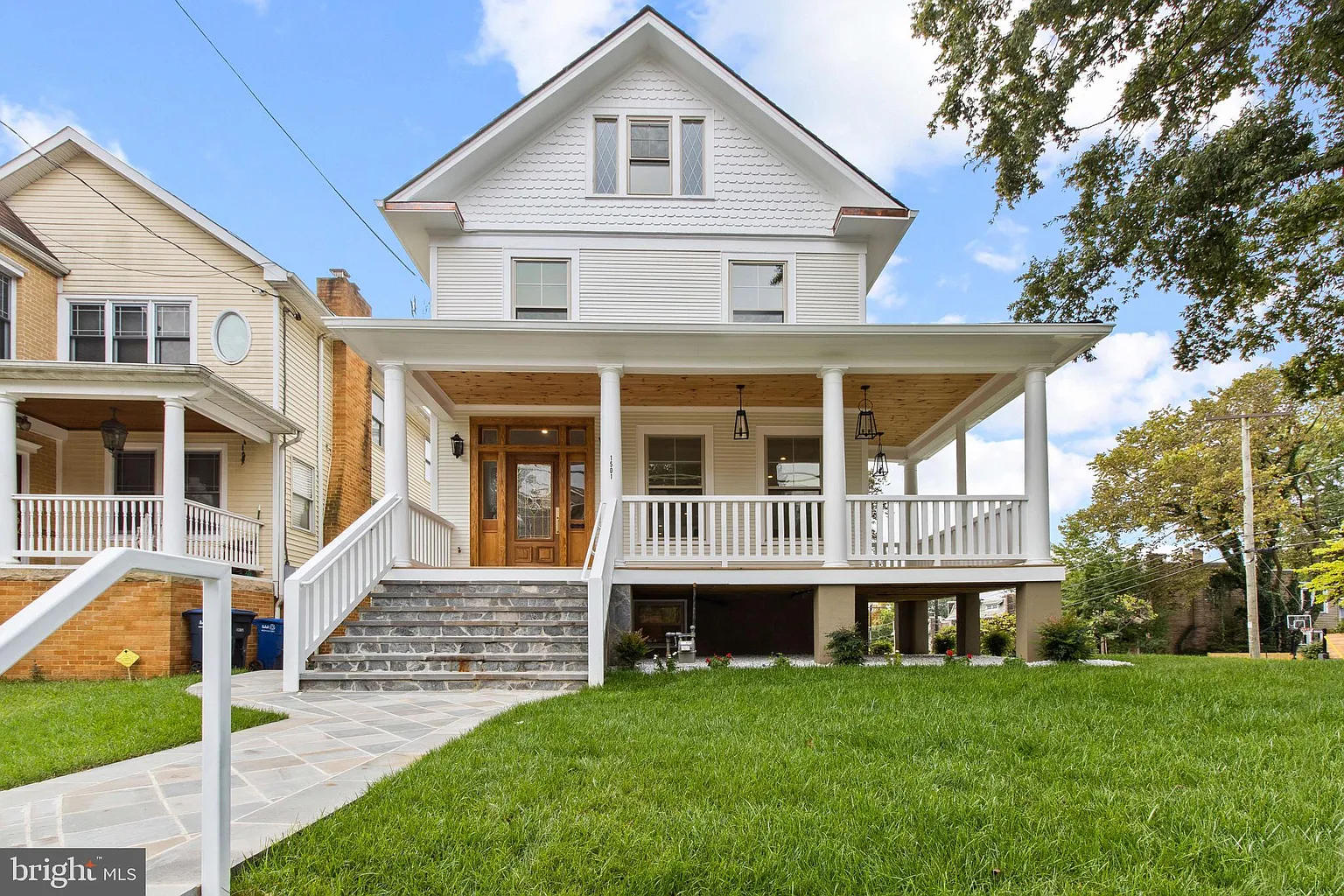 1501 Monroe St NE photo 1