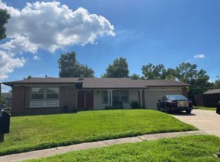 3 Colonial Ct, Florissant, MO 63031