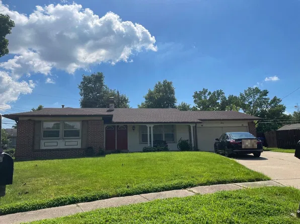 3 Colonial Ct, Florissant, MO 63031