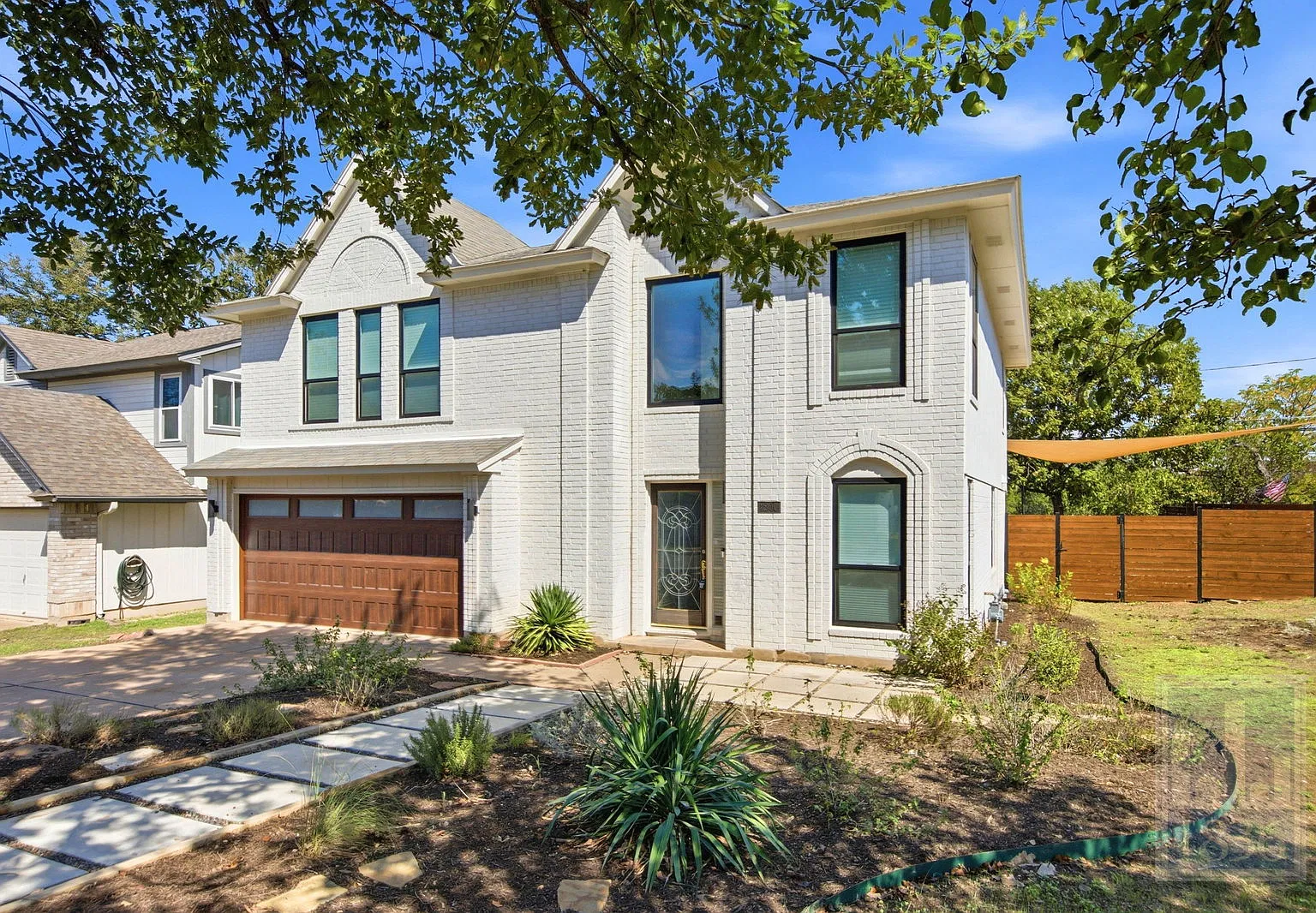 4 bed, 2.5 bath, 2247 sqft, $2,900 — Photo 1