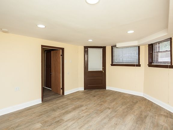 2nd image of 3744 N Ashland Ave #G