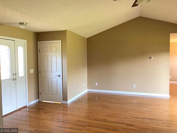 4th image of 311 Platte Wood Dr