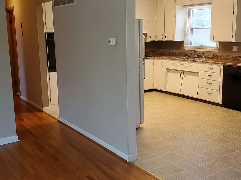 1607 Highridge Dr — Photo 4