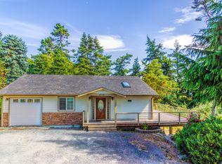 858 Burroughs Ave, Oak Harbor, WA 98277