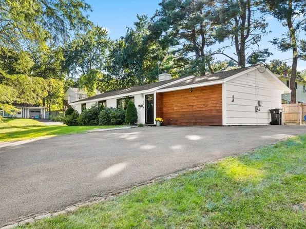 13 Maureen Rd, Framingham, MA 01701