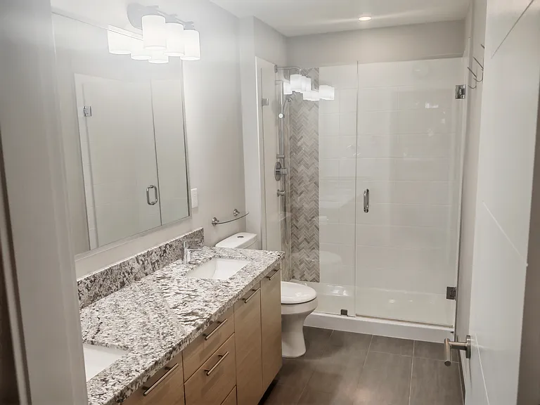 15188 29a Ave #306 — Photo 3