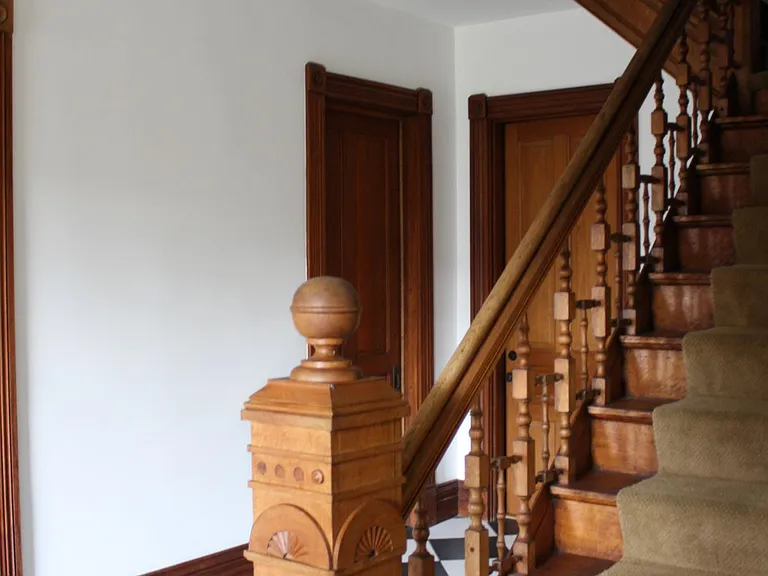 532 N Walnut St — Photo 3