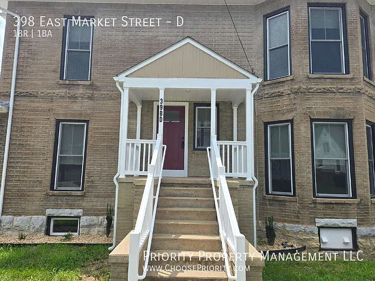 398 E Market St #D — Photo 2