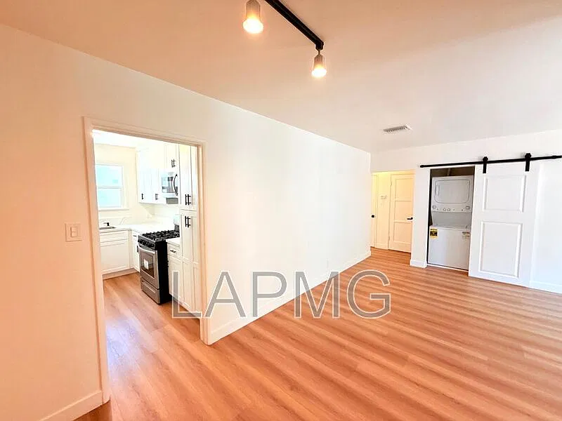1 bed, 1.0 bath, $2,495 — Photo 4