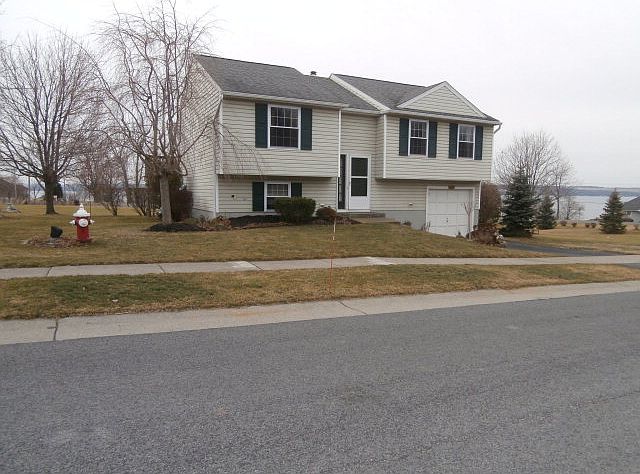 1st image of 5725 Lake Hill Dr