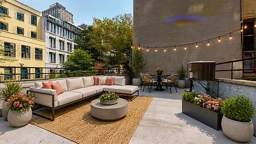 961 Lexington Ave #1E Photo 1