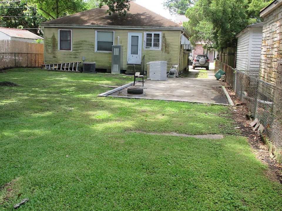 2nd image of 209 Narcissus St