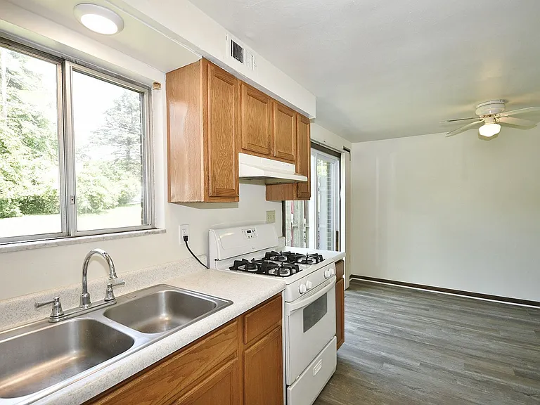 427 Manor Rd #3 — Photo 12