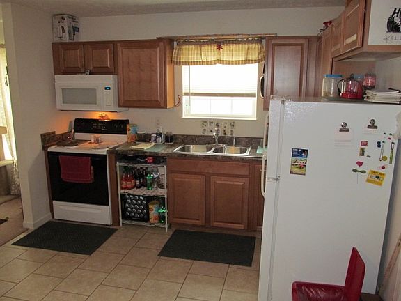 4th image of 1131 Barker Dr