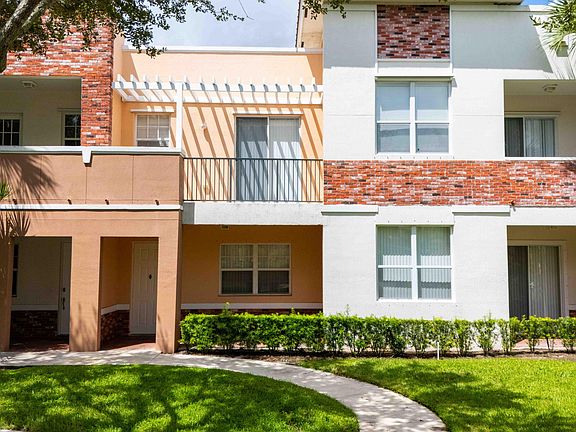 2nd image of 10520 SW Stephanie Way #2103