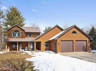 3994 Saint Francis Park Dr, Green Bay, WI 54313