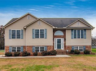 222 Fallingcreek Dr, Advance, NC 27006