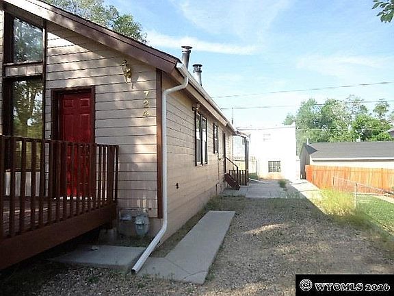 2nd image of 724 4th Ave W