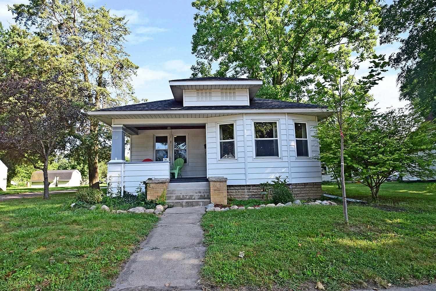 608 W Walnut St, Nappanee, IN 46550 | Zillow