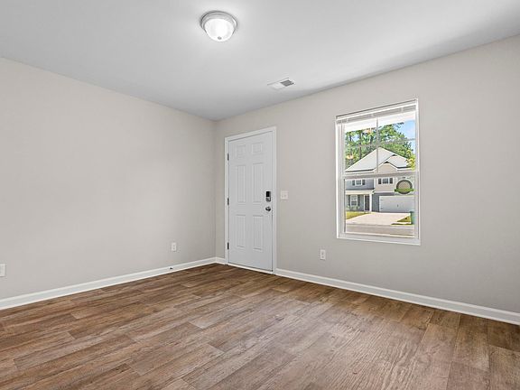 5th image of 166 Carriagebrook Cir