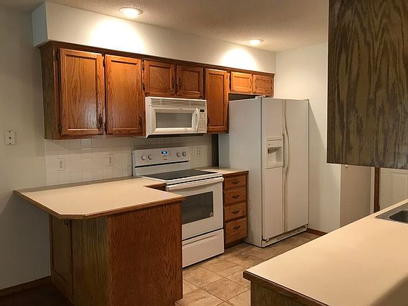 5th image of 3315 S Leawood Avenue